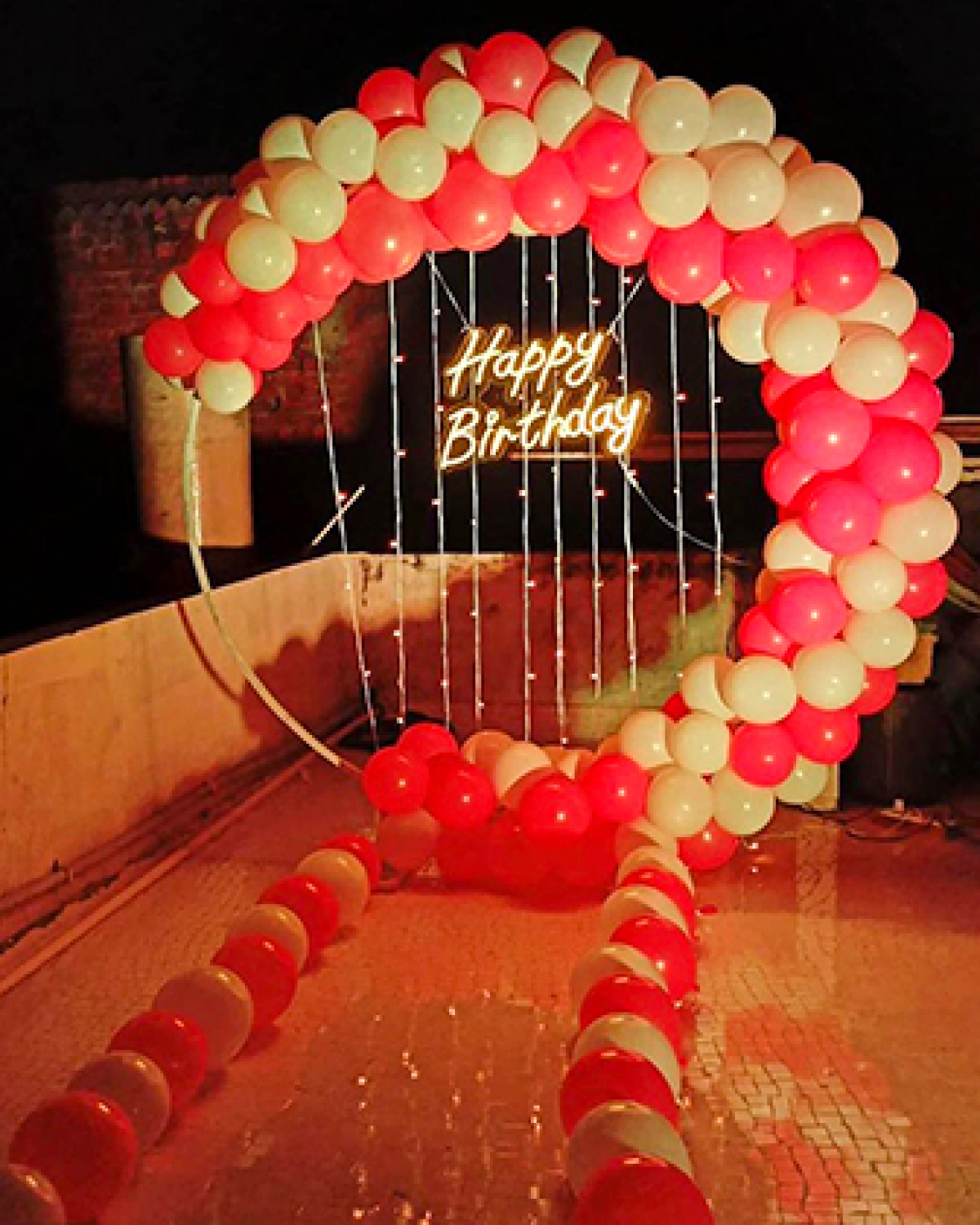 red-white-themed-ring-setup-main_1669533836